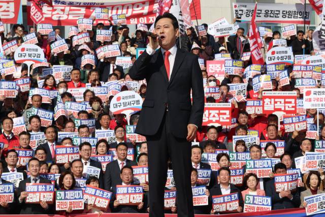 ▲국민의힘 장동혁 대표가 12일 서울 여의도 국회 본관 앞에서 열린 '대장동 일당 7400억 국고 환수 촉구 및 검찰 항소포기 외압 규탄대회'에서 발언하고 있다. ⓒ연합뉴스