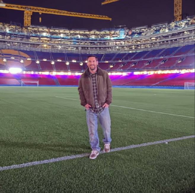 최근 캄노우를 방문한 리오넬 메시. 사진=리오넬 메시 SNS