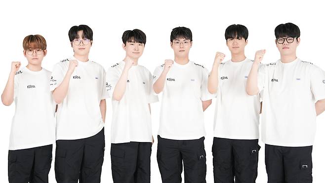 2025 아시아 e스포츠 대회에 나서는 리그 오브 레전드 국가대표 선수들. 사진 | 한국e스포츠협회