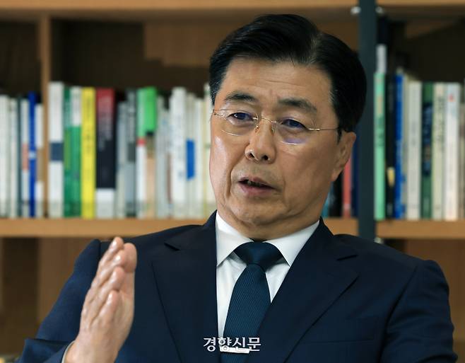 홍장원 전 국가정보원 1차장이 지난 4월17일 서울 정동 경향신문사에서 ‘윤석열 전 대통령의 계엄 실행과 탄핵심판’ 등과 관련해 인터뷰를 하고 있다. 서성일 선임기자