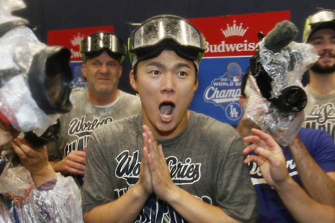 다저스의 월드 시리즈 우승을 이끌며 MVP에 오른 야마모토. 연합뉴스