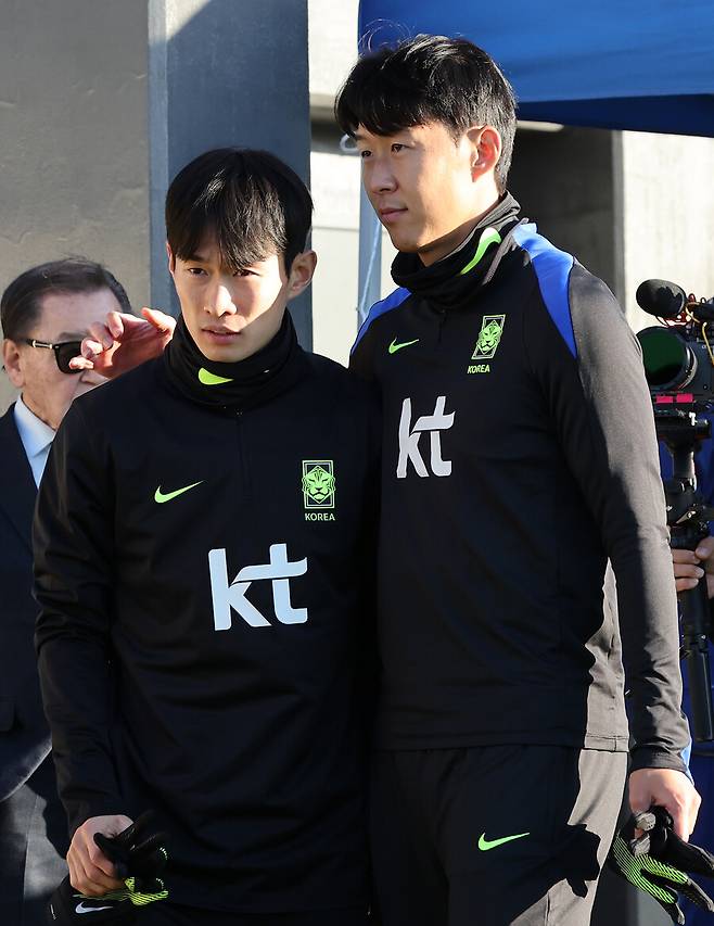 ▲ 손흥민이 대표팀에서는 두 경기 연속 침묵하고 있다. 손흥민은 지난달 브라질전에 선발 출전해 후반 18분 교체로 그라운드를 빠져나갔다. 손흥민은 단 한 차례의 슈팅도 기록하지 못했다. 파라과이전 역시 슈팅 없이 45분 뛰고 나왔다. ⓒ연합뉴스