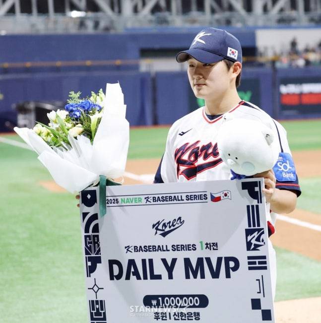체코와 1차전에서 데일리 MVP가 된 김택연. /사진=강영조 선임기자