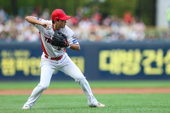 KIA 박민이 광주-기아 챔피언스 필드에서 열린 2025 KBO리그 NC와 경기에서 땅볼을 처리하고 있다. 사진 | KIA 타이거즈