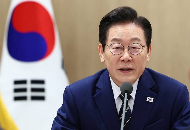 이재명 대통령이 16일 용산 대통령실에서 열린 한미 관세협상 후속 민관 합동회의에서 발언하고 있다. 연합뉴스