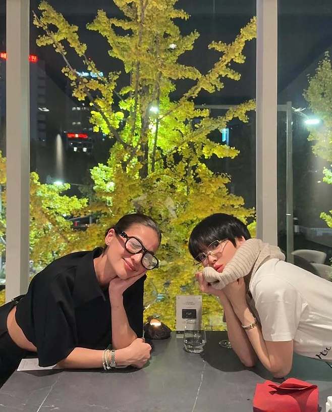 앤 커티스 소셜미디어