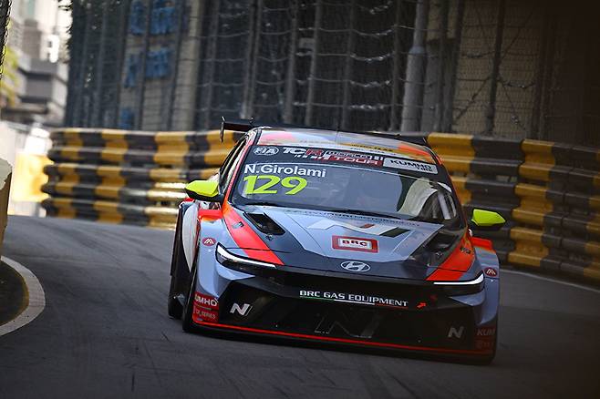 주행 중인 네스터 지롤라미. 사진: 김학수 기자