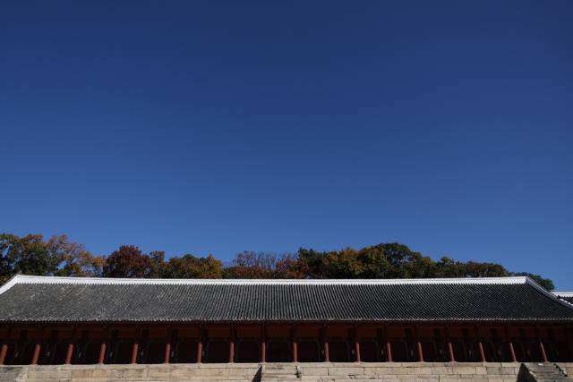 종묘 앞 고층건물 허용을 두고 서울시와 정부의 갈등이 심화되고 있다. 사진은 10일 촬영한 종묘 정전. 연합뉴스