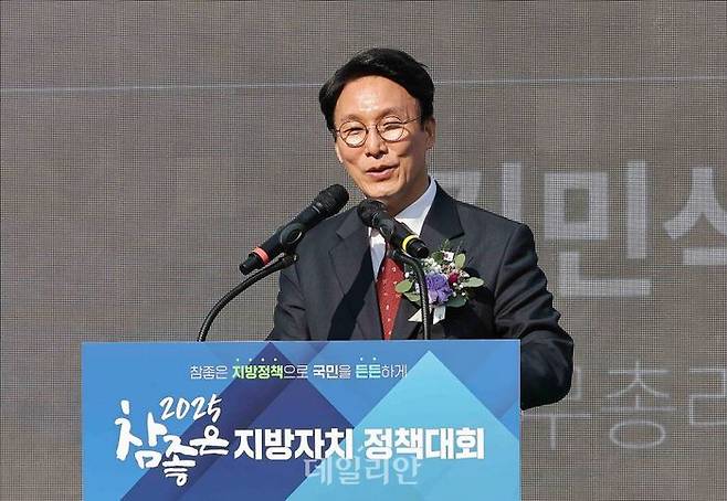 김민석 국무총리가 지난 7일 오후 국회 사랑재에서 2025 참좋은 지방자치 정책대회에서 축사를 하고 있다. ⓒ데일리안 홍금표 기자