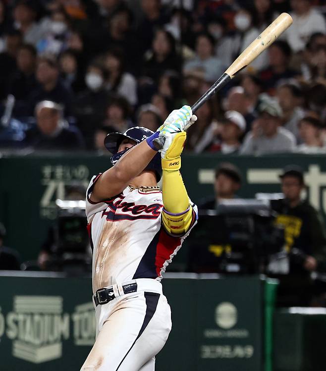 16일 일본 도쿄돔에서 열린 월드베이스볼클래식(WBC) 대비 평가전 '2025 케이 베이스볼 시리즈(K-BASEBALL SERIES)' 일본과의 2차전 경기. 대한민국 안현민이 8회말 1사 주자없는 상황 솔로홈런을 치고 있다. 뉴스1