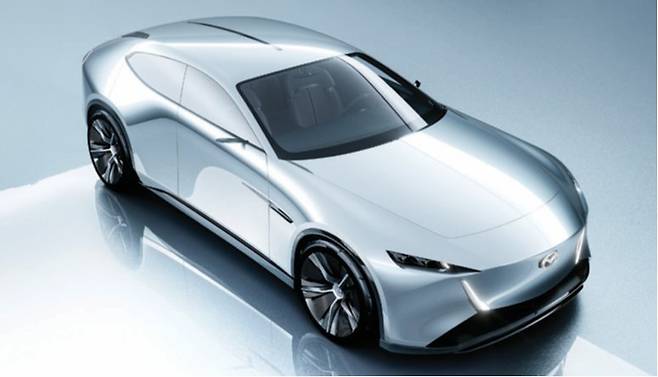 긴 보닛과 볼륨감 있는 펜더 디자인이 인상적인 마쓰다 ‘비전 X-쿠페’ 모델. 마쓰다 제공