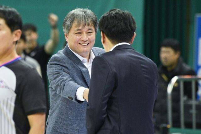 하나은행 이상범 감독/WKBL