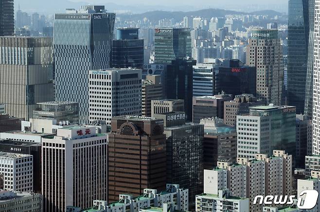 서울 영등포구 여의도 63빌딩에서 바라본 여의도 증권가.(자료사진) 2024.1.24/뉴스1 ⓒ News1 김진환 기자