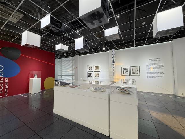 서천문화관광재단의 아트파크와 함께 충남 서천 문예의전당에서 개최한 ‘피카소와 동시대 화가’ 전시.