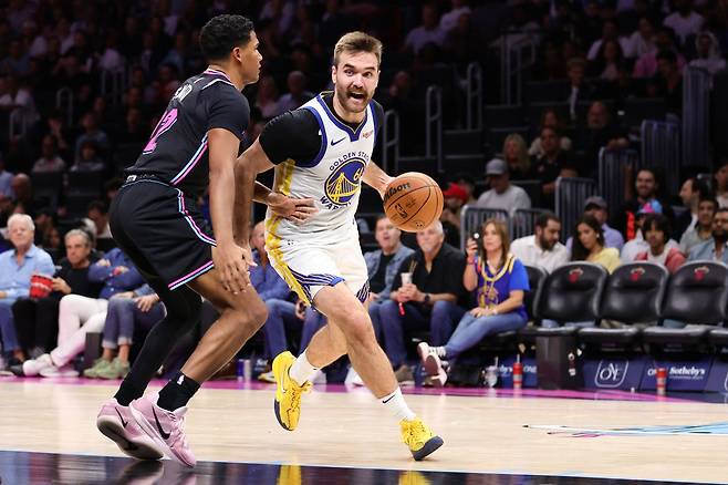 돌파하는 팻 스펜서. 마이애미 | AFP연합뉴스