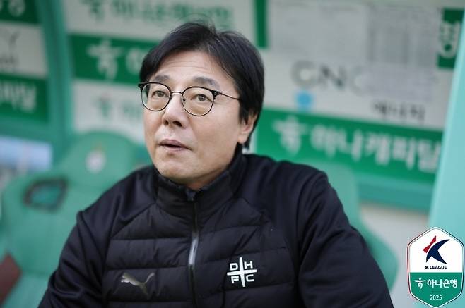 황선홍 감독. 사진=한국프로축구연맹