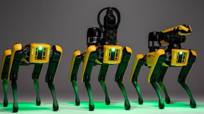 클로봇이 유통을 맡은 현대차 보스턴다이내믹스 사족보행로봇 스팟 .