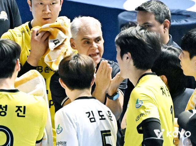 KB손해보험 작전타임./KOVO