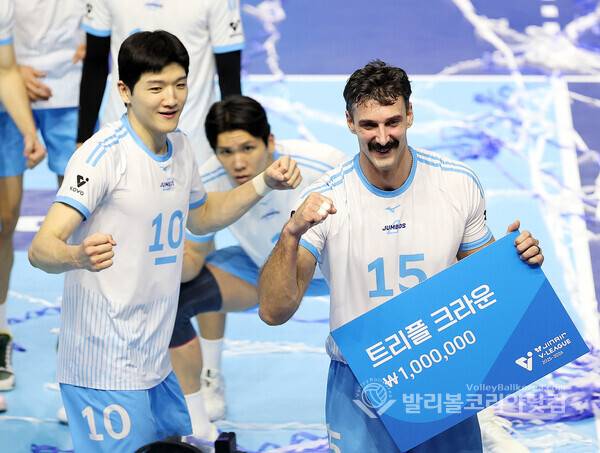 대한항공 러셀, 트리플크리운 달성.