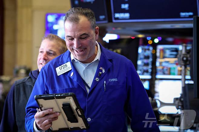 NYSE 트레이더들. ⓒ 로이터=뉴스1