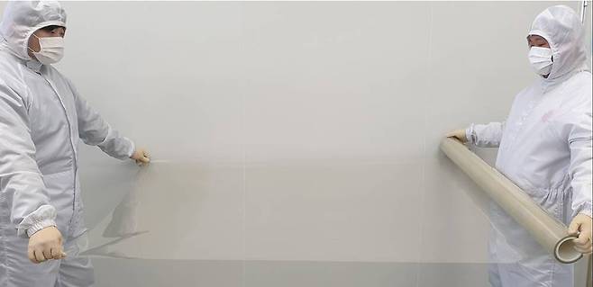 아이테드 투명 발열 기술을 적용한 발열 필름 / 출처=아이테드