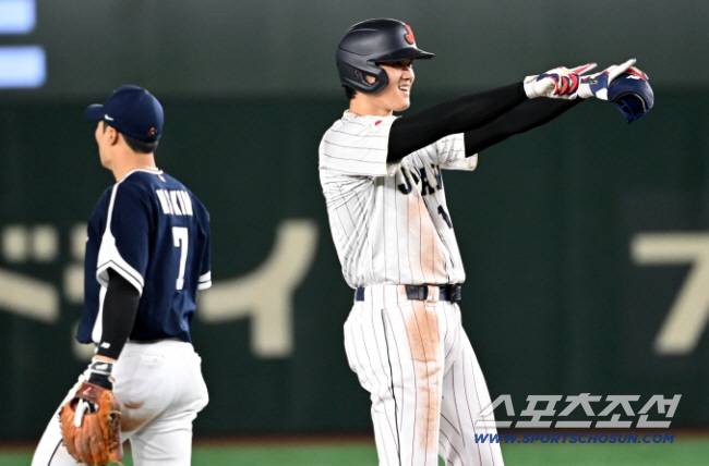2023 월드베이스볼클래식(WBC) 한국과 일본의 경기가 10일 일본 도쿄돔에서 열렸다. 5회말 일본 오타니가 2루타를 치고 있다. 도쿄(일본)=허상욱 기자wook@sportschosun.com/2023.03.10/
