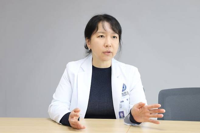 박주현 용인세브란스병원 로봇수술위원장이 17일 데일리안과 인터뷰를 진행하고 있다. ⓒ용인세브란스병원