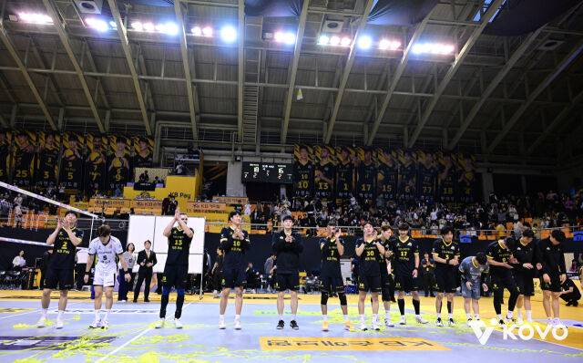 KB손해보험 선수단./KOVO