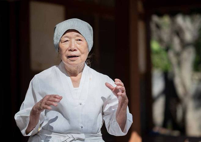 반지 김치로 잘 알려진 오숙자 명인. 사진=광주관광공사 및 한식진흥원 제공.