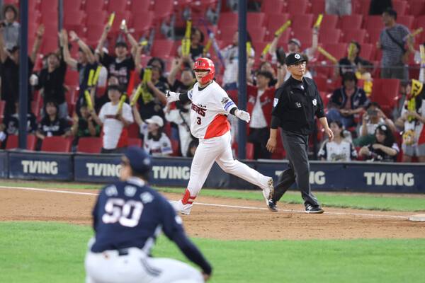 KIA 김선빈은 9월 12일 광주 두산전에서 이영하를 상대로 생애 첫 끝내기 안타를 기록했다. (사진=KIA)