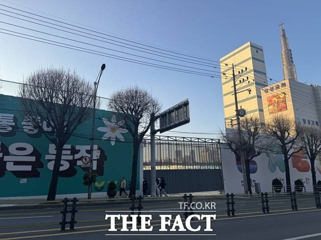 노량진2구역은 오는 4일 착공식을 열고 본격적인 공사에 들어간다. 지난 6월 6구역, 10월 8구역에 이어 세 번째다. 사진은 노량진2구역 공사 현장. /황준익 기자