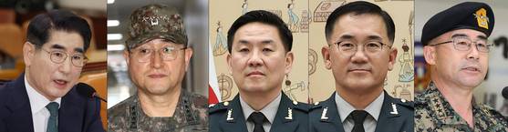 김용현 전 국방부 장관(왼쪽부터), 박안수 육군참모총장, 이진우 수도방위사령관, 여인형 방첩사령관, 곽종근 특수전사령관. 연합뉴스