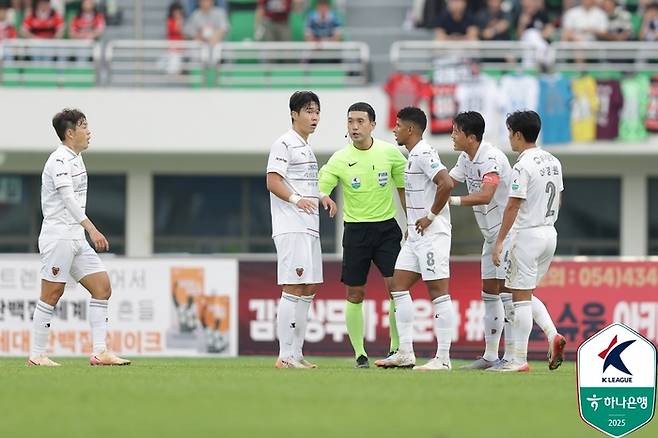 대한축구협회 심판 규정을 위반하고 무단으로 언론 인터뷰에 응한 김우성 심판. 제공 | 한국프로축구연맹