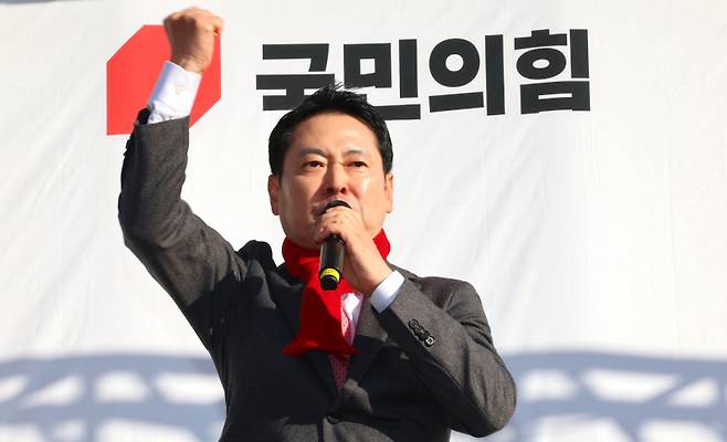 장동혁 국민의힘 대표가 지난 1일 인천 미추홀구 주안역 앞에서 열린 민생회복 법치수호 국민대회에서 발언하고 있다. 연합뉴스
