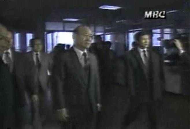 1988년 1월 원혜준양 유괴 사건 범인을 찾기 위해 전두환 당시 대통령이 서울 강남경찰서를 예고 없이 방문한 모습./사진=당시 MBC 뉴스 화면 캡처