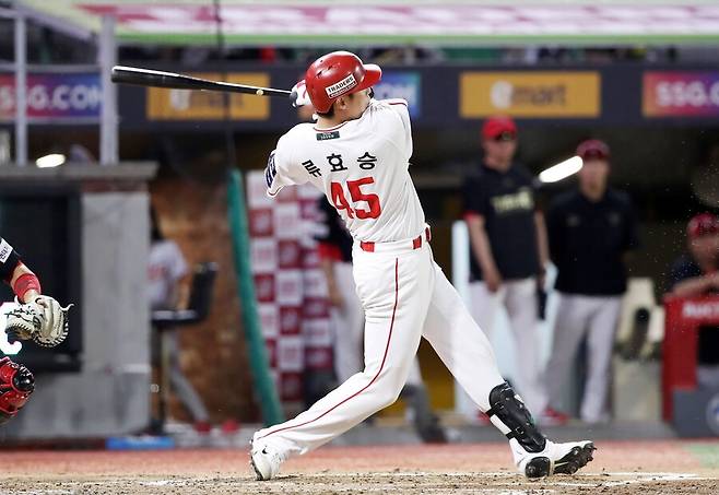 ▲ 1군 콜업 후 장타를 터뜨리며 팀 타선에 힘을 보태고 있는 류효승 ⓒSSG랜더스