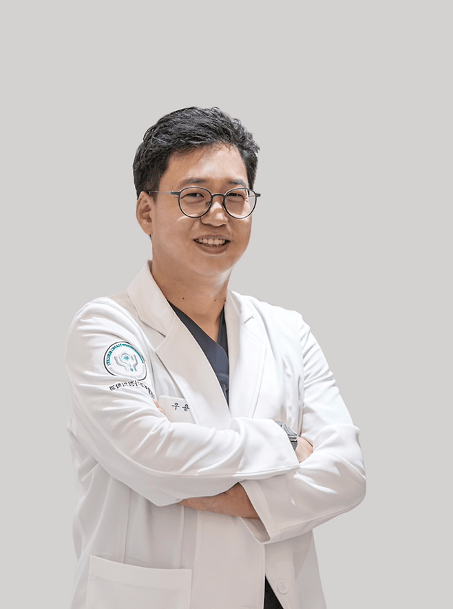윤용우 원장|출처: 더편항외과가정의학과의원
