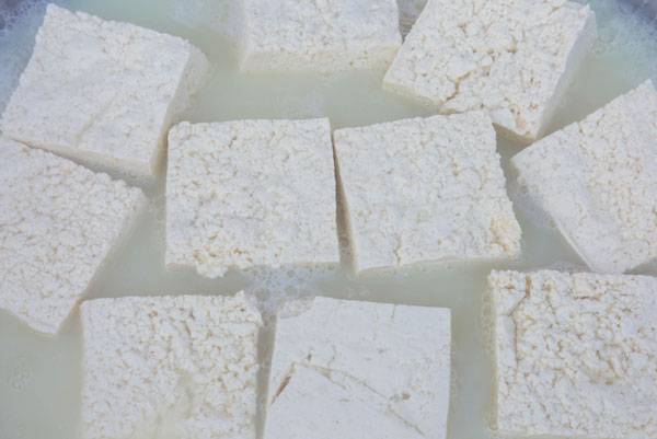 두부를 소금물에 넣고 끓이면 맛과 식감이 개선된다. /사진=클립아트코리아