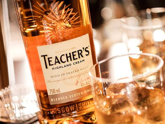 스코틀랜드 위스키 브랜드 티처스가 국내에 정식 출시됐다. 사진 산토리 글로벌 스피리츠