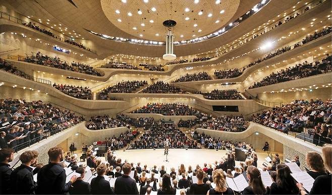 함부르크 엘브필하모니 콘서트홀. Claudia Hoehne