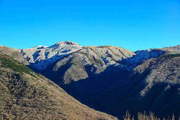 초겨울 첫눈이 내린 한라산 정상부. 2월이면 저 일대 전체가 설국을 이룬다.