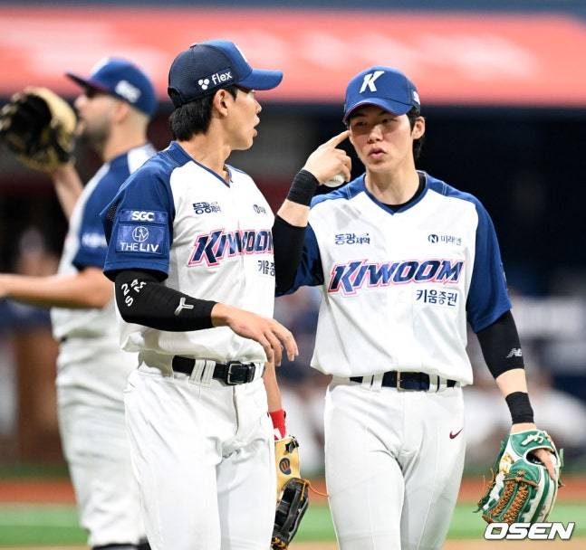 2024시즌 송성문(왼쪽)과 김혜성의 모습.