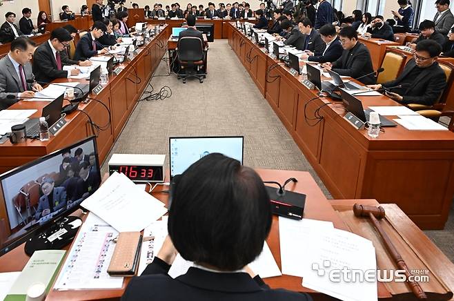 국회 과학기술정보방송통신위원회 전체회의 모습. 전자신문DB