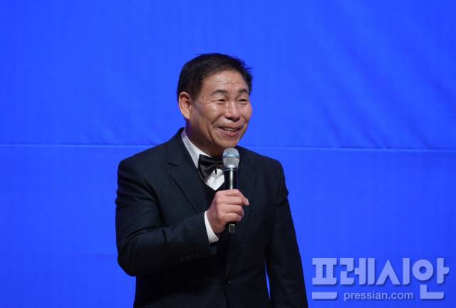 ▲김용태 전 노무현재단 광주지역위원회 시민학교장이 6일 광주과학기술원(GIST) 오룡관에서 열린 '사람사는 교육' 출판기념회에서 발언하고 있다.2025.12.06ⓒ프레시안(김보현)