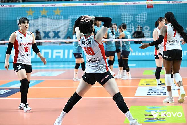 아쉬워하고 있는 페퍼저축은행 박정아. /사진=한국배구연맹 제공