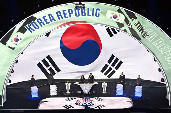 지난 6일 미국 워싱턴DC 케네디 센터에서 진행된 2026 FIFA 북중미 월드컵 본선 조 추첨 모습. /AFPBBNews=뉴스1