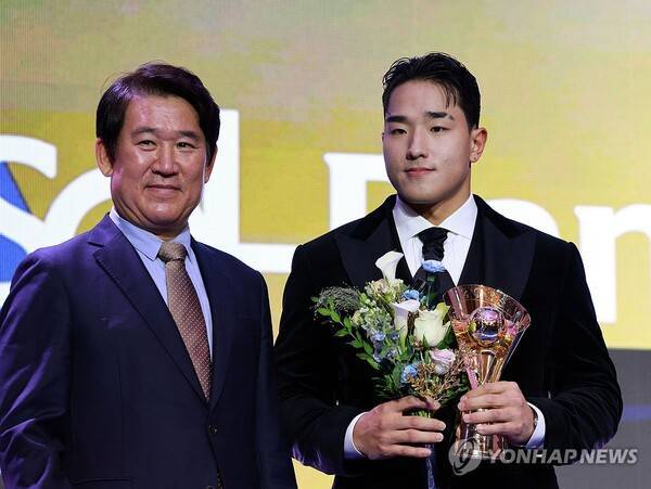 안현민(오른쪽). ⓒ연합뉴스