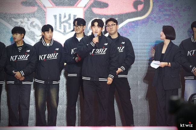 KT 위즈 제공
