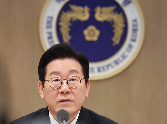 이재명 대통령, 국무회의 발언 (서울=연합뉴스) 김도훈 기자 = 이재명 대통령이 9일 서울 용산 대통령실에서 열린 국무회의에서 발언하고 있다. 2025.12.9 superdoo82@yna.co.kr (끝)