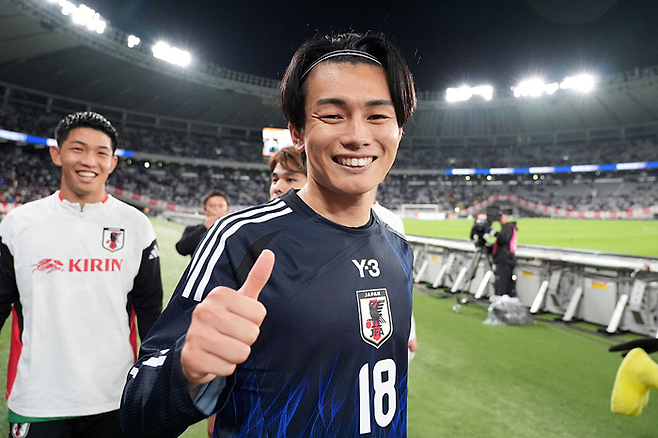 지난 달 브라질전에서 역전골을 넣고 승리한 뒤 엄지를 들어보인 우에다. Getty Images코리아